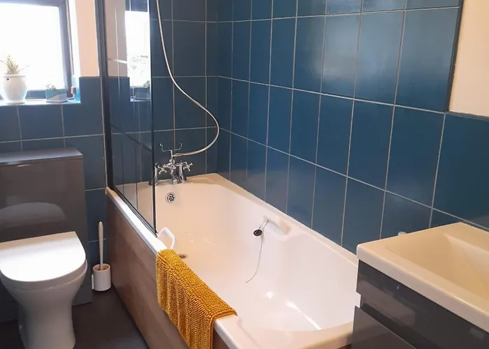 Double Room, Living Space And Bathroom, In A Family Home, Near Ulverston Pennington