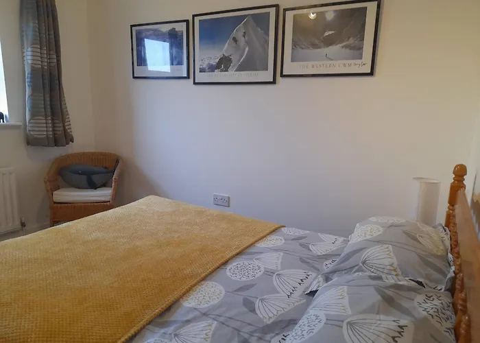 Alojamento de Acomodação e Pequeno-almoço Double Room, Living Space And Bathroom, In A Family Home, Near Ulverston