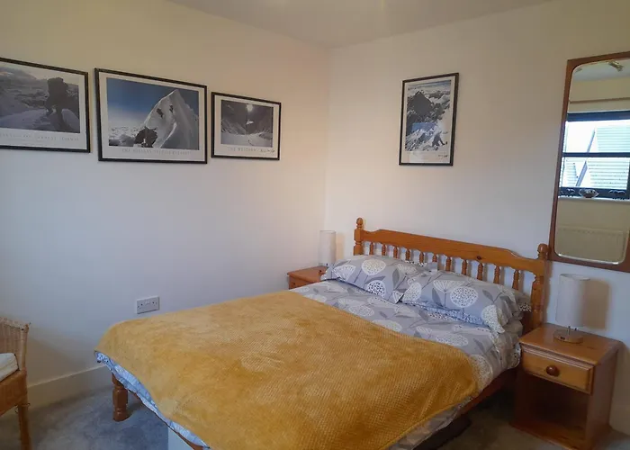 Double Room, Living Space And Bathroom, In A Family Home, Near Ulverston Alojamento de Acomodação e Pequeno-almoço 3*