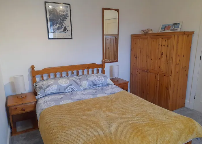 Alojamento de Acomodação e Pequeno-almoço Double Room, Living Space And Bathroom, In A Family Home, Near Ulverston 3*