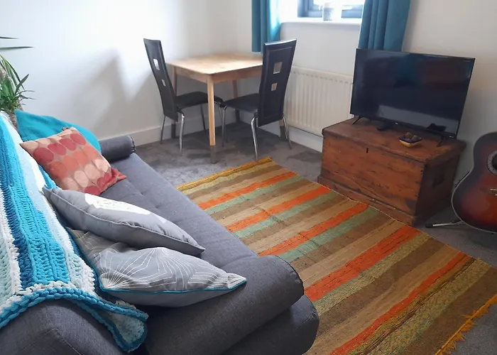 Double Room, Living Space And Bathroom, In A Family Home, Near Ulverston 3*