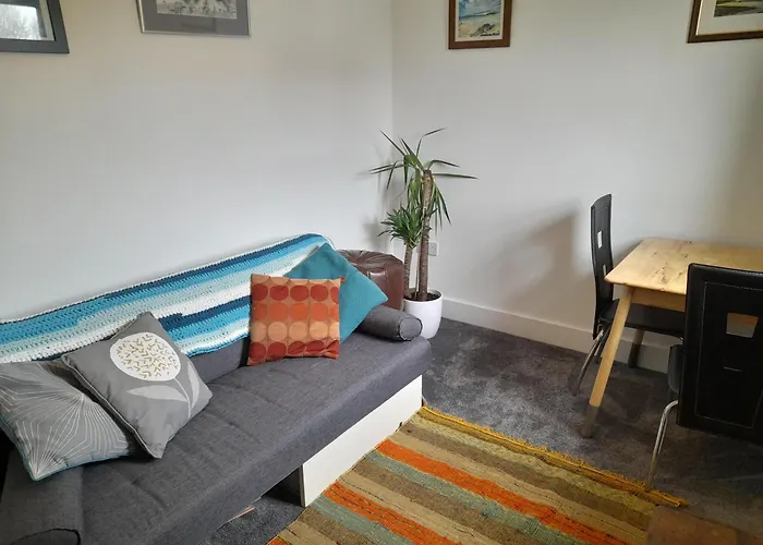 Alojamento de Acomodação e Pequeno-almoço Double Room, Living Space And Bathroom, In A Family Home, Near Ulverston 3*