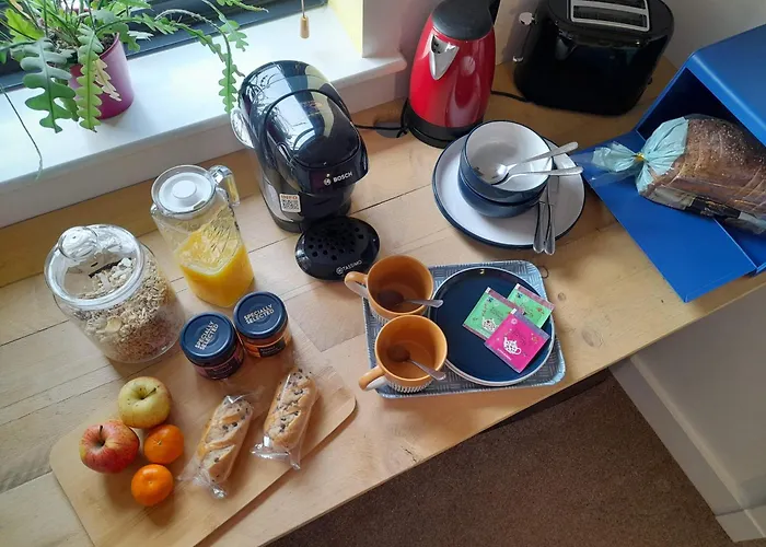 Double Room, Living Space And Bathroom, In A Family Home, Near Ulverston Alojamento de Acomodação e Pequeno-almoço