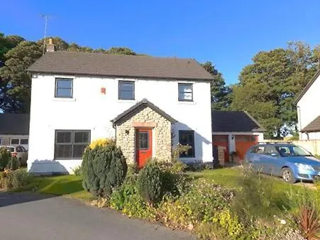 Double Room, Living Space And Bathroom, In A Family Home, Near Ulverston Pennington